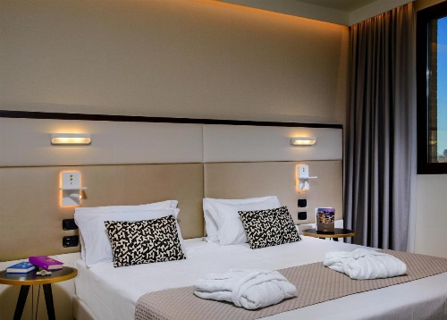 Aemilia Hotel Bologna image 9
